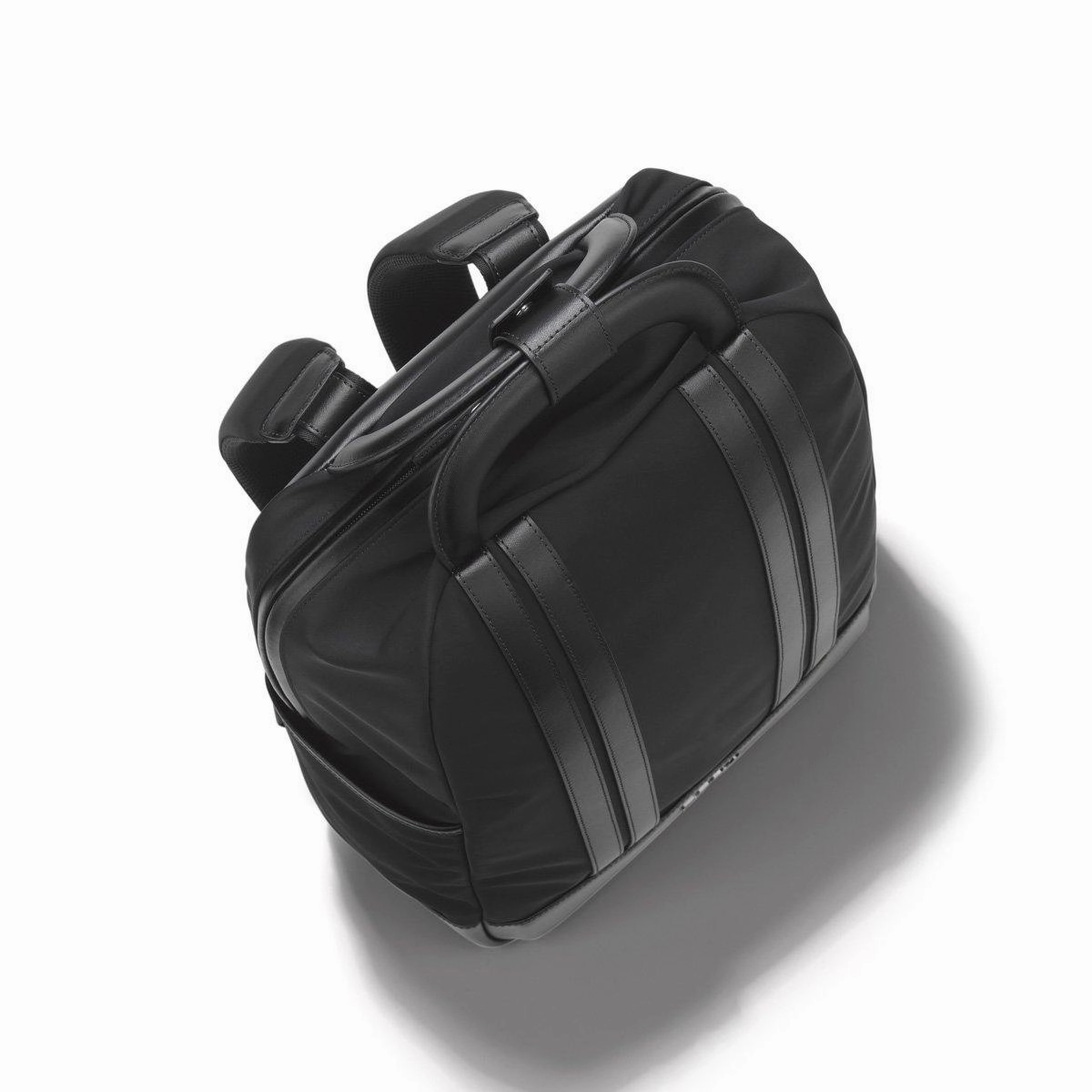 ZERO Halliburton The Journal Nylon Checkpoint Friendly Lightweight Backpack